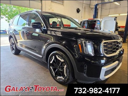 Used 2025 Kia Telluride S AWD/4WD image 1