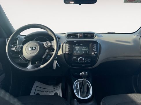 Used 2018 Kia Soul + image 10