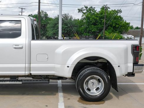 Used 2017 Ford F350 Lariat w/ Lariat Ultimate Package image 13