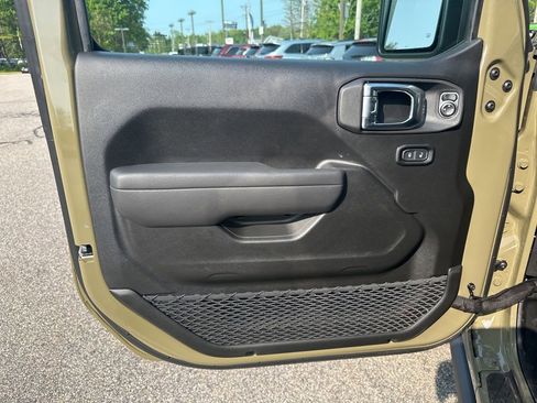 New 2025 Jeep Gladiator Willys image 11