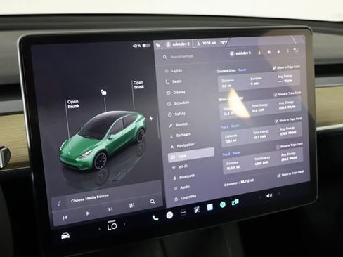 Used 2023 Tesla Model Y Long Range AWD/4WD image 31