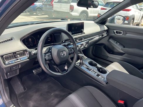 Used 2025 Honda Civic Sport image 9