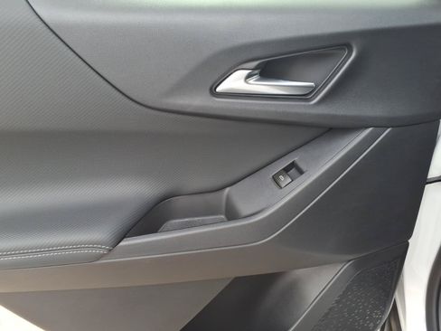 New 2026 Chevrolet Equinox LT w/ LPO, Floor Liner Package FWD image 9
