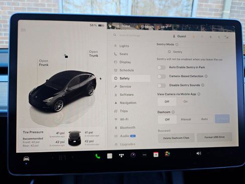 Used 2023 Tesla Model Y Long Range image 43