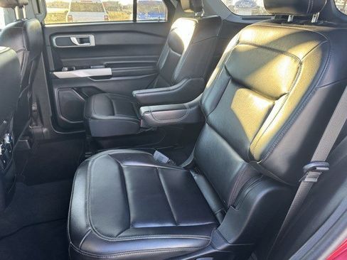 Used 2021 Ford Explorer XLT w/ Equipment Group 202A image 25
