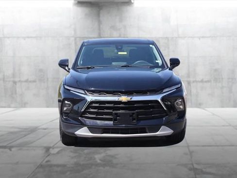 Used 2025 Chevrolet Blazer LT AWD/4WD image 4