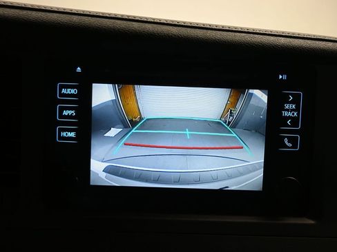 Used 2016 Toyota Sienna SE Premium w/ Protection Package FWD image 20