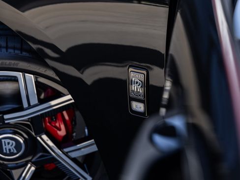 New 2026 Rolls-Royce Cullinan Black Badge image 17
