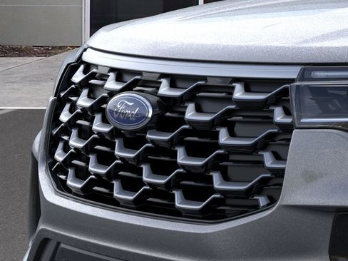 New 2026 Ford Explorer Platinum w/ LUX Leather Package AWD/4WD image 17