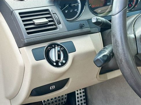 Used 2009 Mercedes-Benz C 300 4MATIC Sedan image 11
