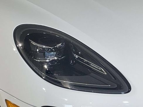 Certified 2026 Porsche Macan AWD/4WD image 11