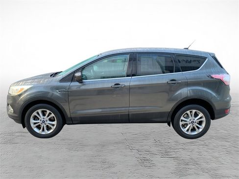 Used 2017 Ford Escape SE w/ SE Cold Weather Package AWD/4WD image 5