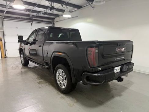 Used 2024 GMC Sierra 2500 AT4 w/ AT4 Premium Plus Package image 4