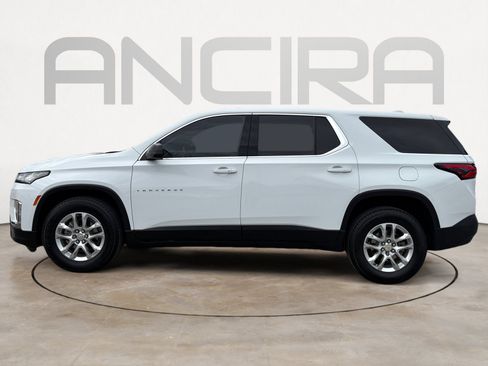 Used 2022 Chevrolet Traverse LS image 9