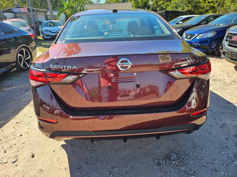 Used 2021 Nissan Sentra SV w/ SV Premium Package image 2