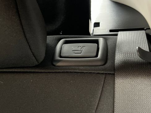 Used 2025 Hyundai Venue SE FWD image 14