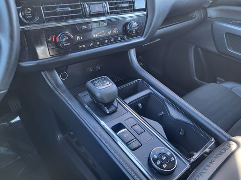 Used 2025 Nissan Pathfinder Rock Creek image 12