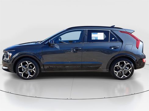Used 2023 Kia Niro EX Touring image 7