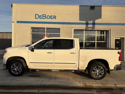 Used 2025 Chevrolet Silverado 1500 LTZ w/ Max Trailering Package image 2