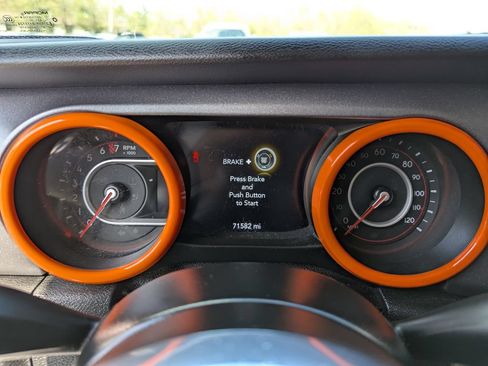 Used 2021 Jeep Gladiator Mojave w/ LED Lighting Group AWD/4WD image 18