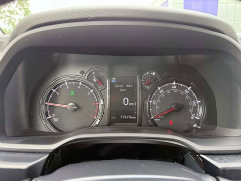 Used 2022 Toyota 4Runner Trail Special Edition AWD/4WD image 19