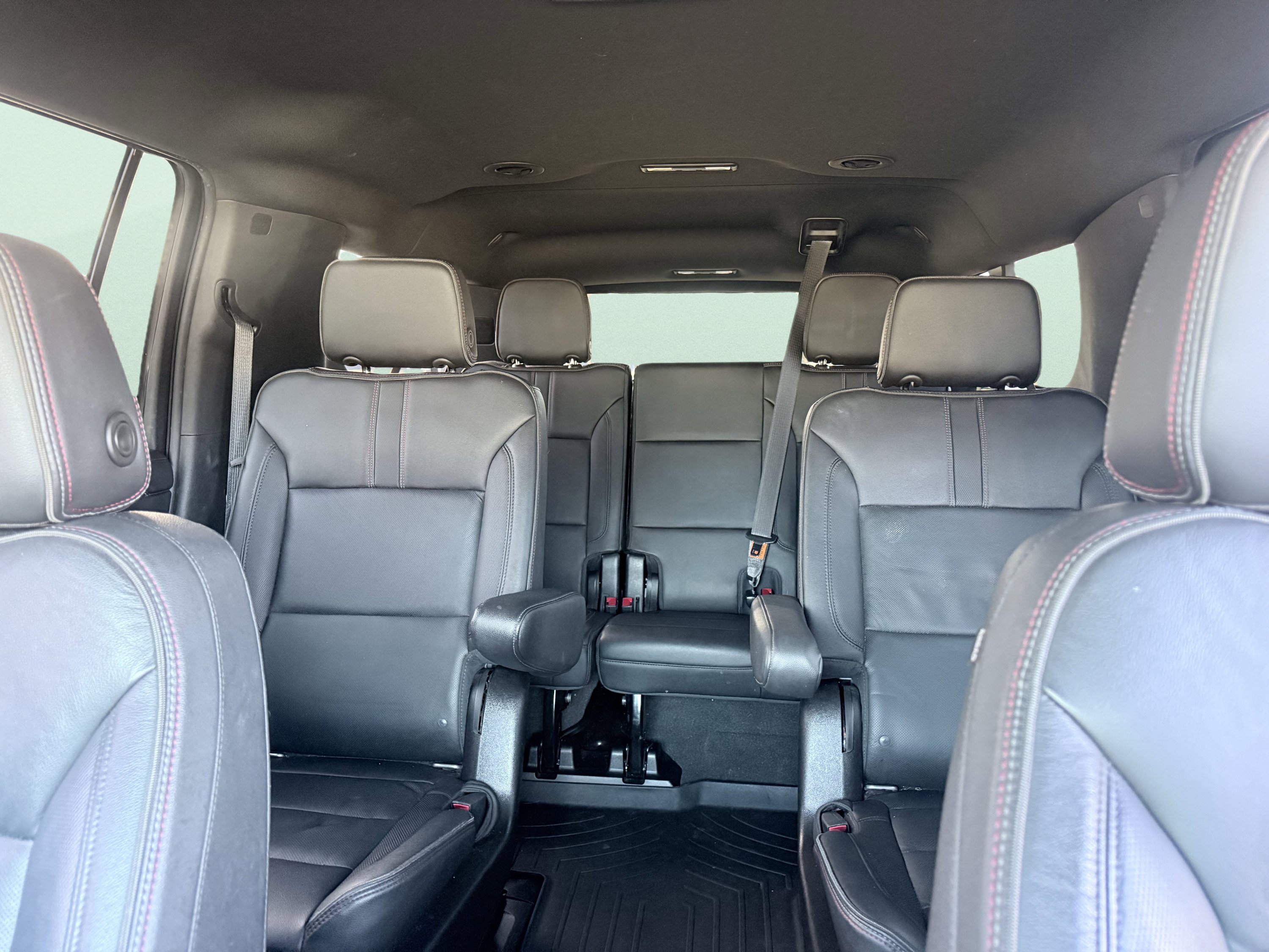 Used 2021 Chevrolet Suburban RST w/ Luxury Package AWD/4WD image 16