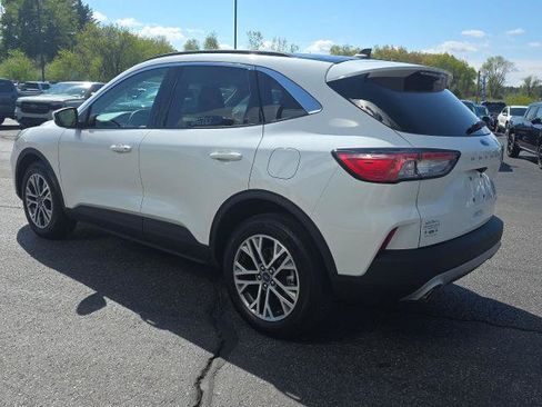 Certified 2022 Ford Escape SEL w/ Technology Package AWD/4WD image 5