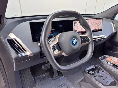 Used 2023 BMW iX xDrive50 w/ Ultimate Package 2 AWD/4WD image 13