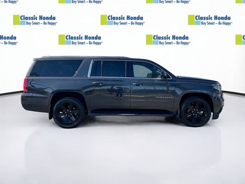 Used 2017 Chevrolet Suburban LT w/ Luxury Package RWD image 9