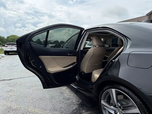 Used 2019 Lexus IS 300 w/ Premium Package RWD image 19