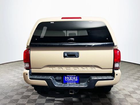 Used 2019 Toyota Tacoma TRD Off-Road w/ Technology Package AWD/4WD image 6