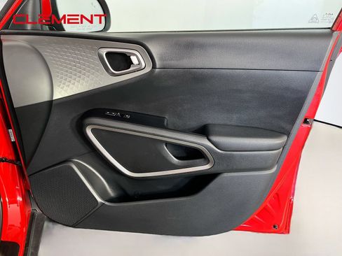 Used 2024 Kia Soul LX w/ Option Group 015 FWD image 33
