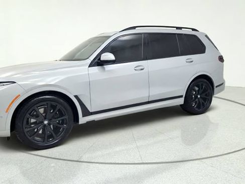 Used 2025 BMW X7 xDrive40i w/ Executive Package AWD/4WD image 5