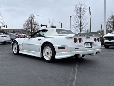 Used 1992 Chevrolet Corvette Convertible image 4