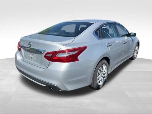 Used 2018 Nissan Altima 2.5 S w/ S Convenience Package image 7