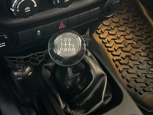 Used 2014 Jeep Wrangler Sport AWD/4WD image 19