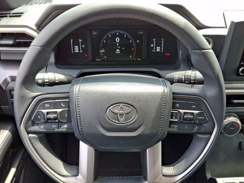 Used 2025 Toyota 4Runner SR5 AWD/4WD image 16