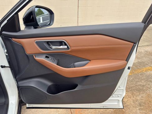 Used 2024 Nissan Rogue Platinum w/ Platinum Premium Package FWD image 42