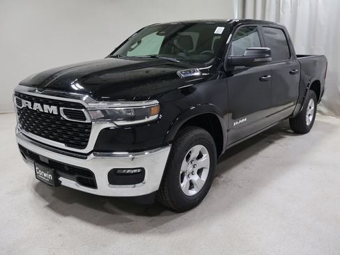 New 2026 RAM 1500 4x4 Crew Cab image 3