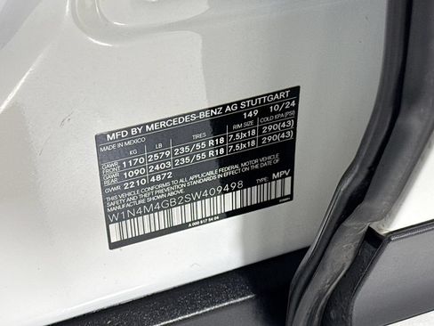 Used 2025 Mercedes-Benz GLB 250 image 35