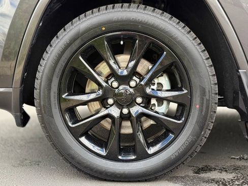 Used 2021 Jeep Grand Cherokee Altitude AWD/4WD image 9