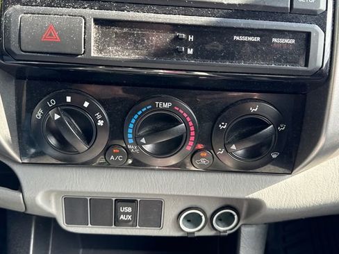Used 2013 Toyota Tacoma 4x4 Double Cab w/ TRD Sport Pkg image 28