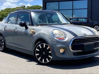Used 2016 MINI Cooper 4-Door Hardtop FWD video 1