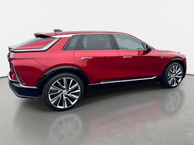 Certified 2024 Cadillac Lyriq Luxury w/ LPO, Floor Liner Package AWD/4WD image 6