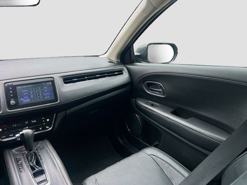 Used 2020 Honda HR-V Touring image 25