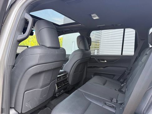 Used 2022 Lexus LX 600 4WD w/ Appearance Package image 25