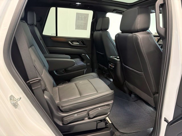 Used 2025 GMC Yukon Denali w/ Sun & Power Step Package AWD/4WD image 47