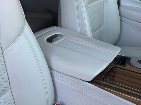 Used 2022 Cadillac Escalade Sport Platinum w/ LPO, ONYX Package image 27