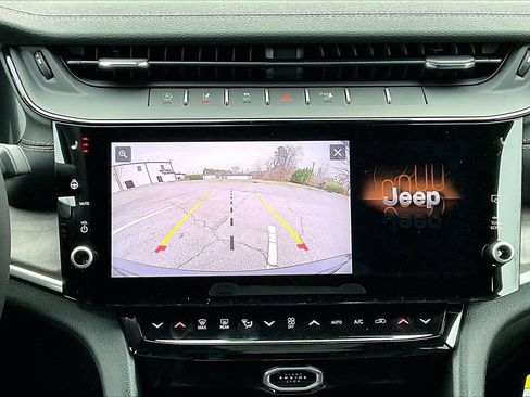 New 2026 Jeep Grand Cherokee Limited w/ Limited Altitude Package AWD/4WD image 14