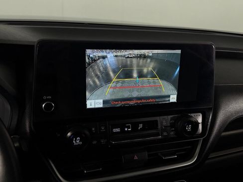 Used 2024 Toyota Grand Highlander FWD image 17